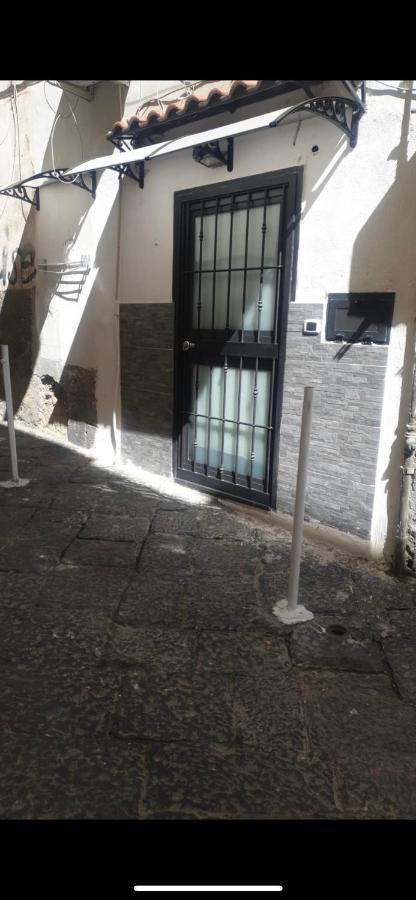 House Della Grotta Daire Napoli Dış mekan fotoğraf